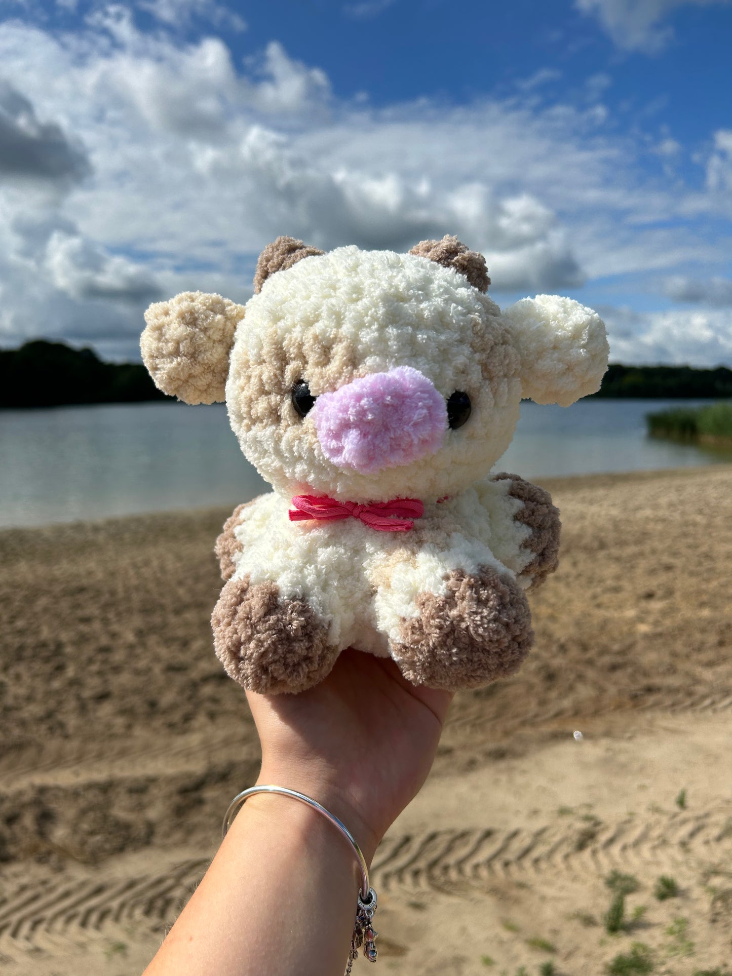CROCHET SITTING COW PLUSHIE