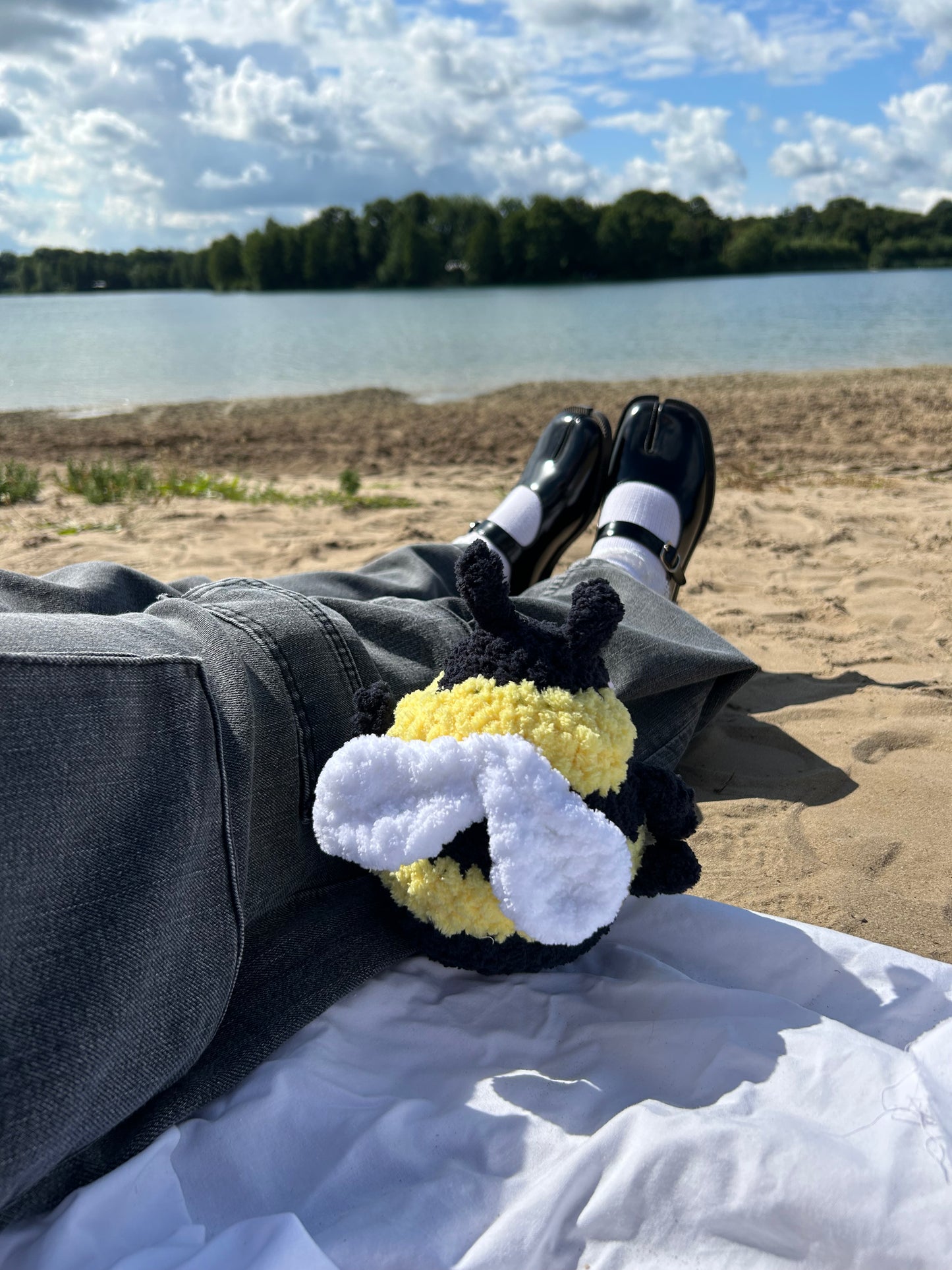 CROCHET BUMBLEBEE PLUSHIE