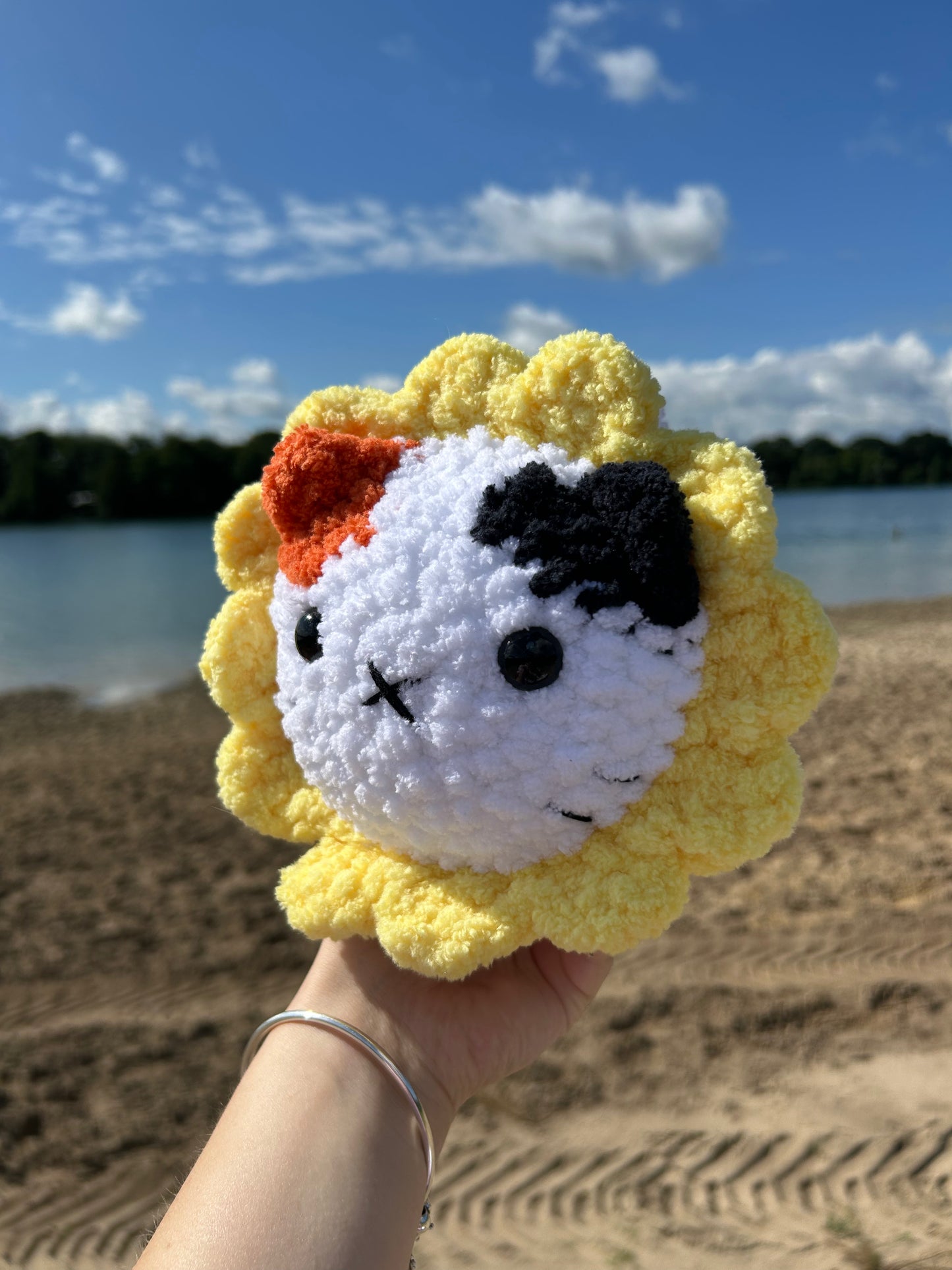 CROCHET FLOWER CAT PLUSHIE