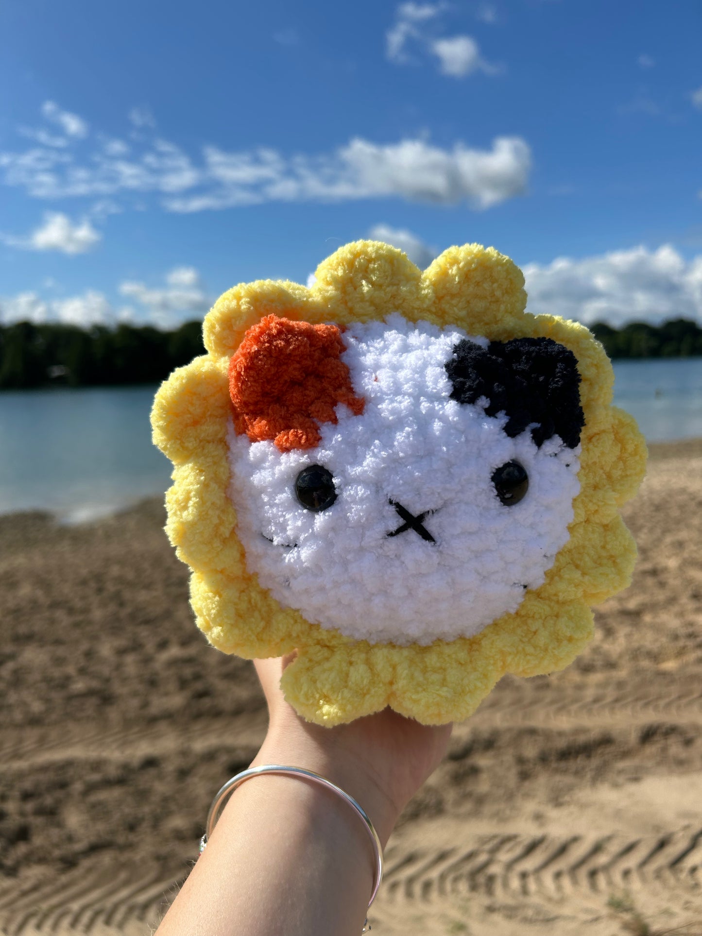 CROCHET FLOWER CAT PLUSHIE
