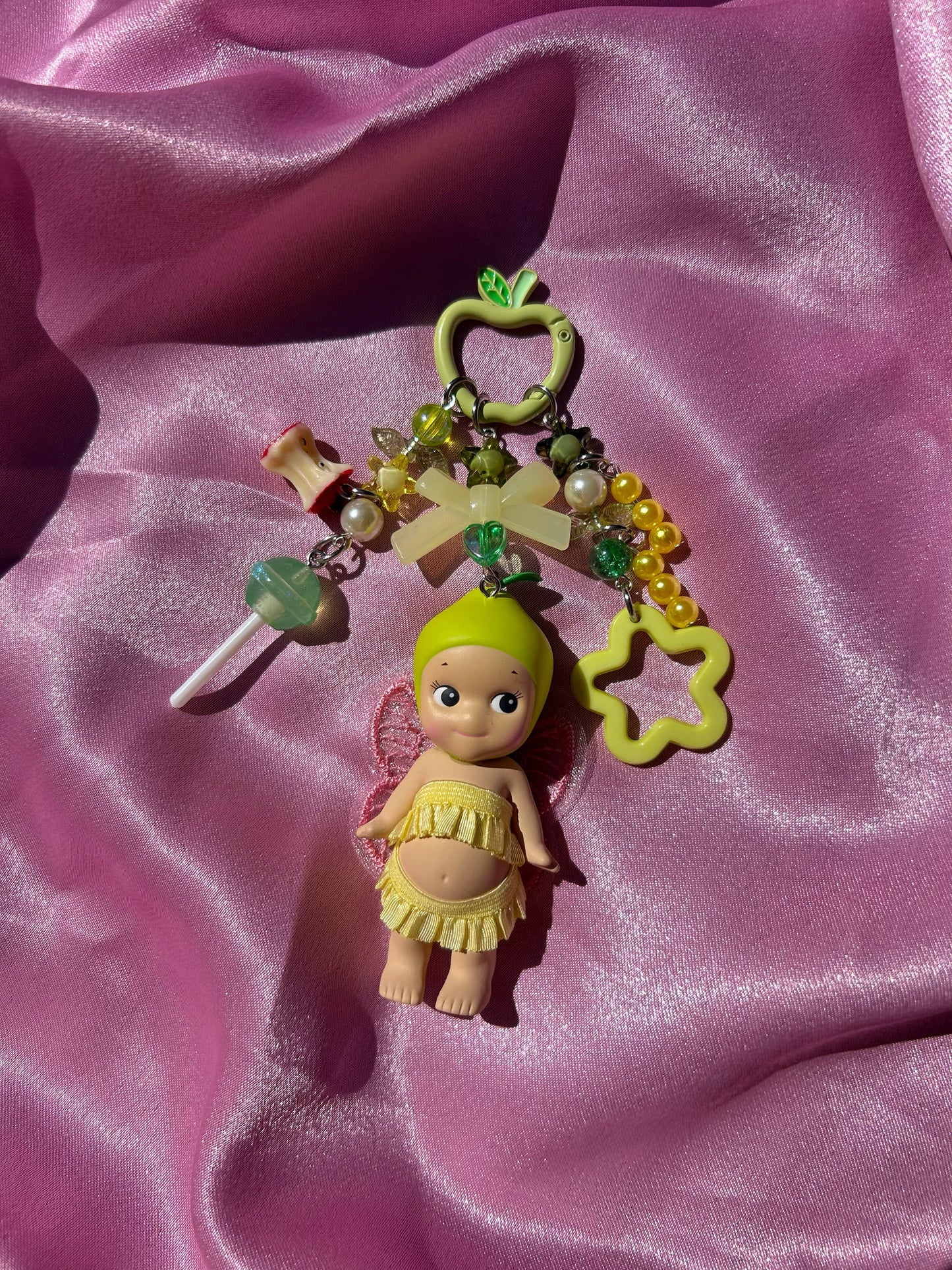 SONNY ANGEL PEAR KEYCHAIN