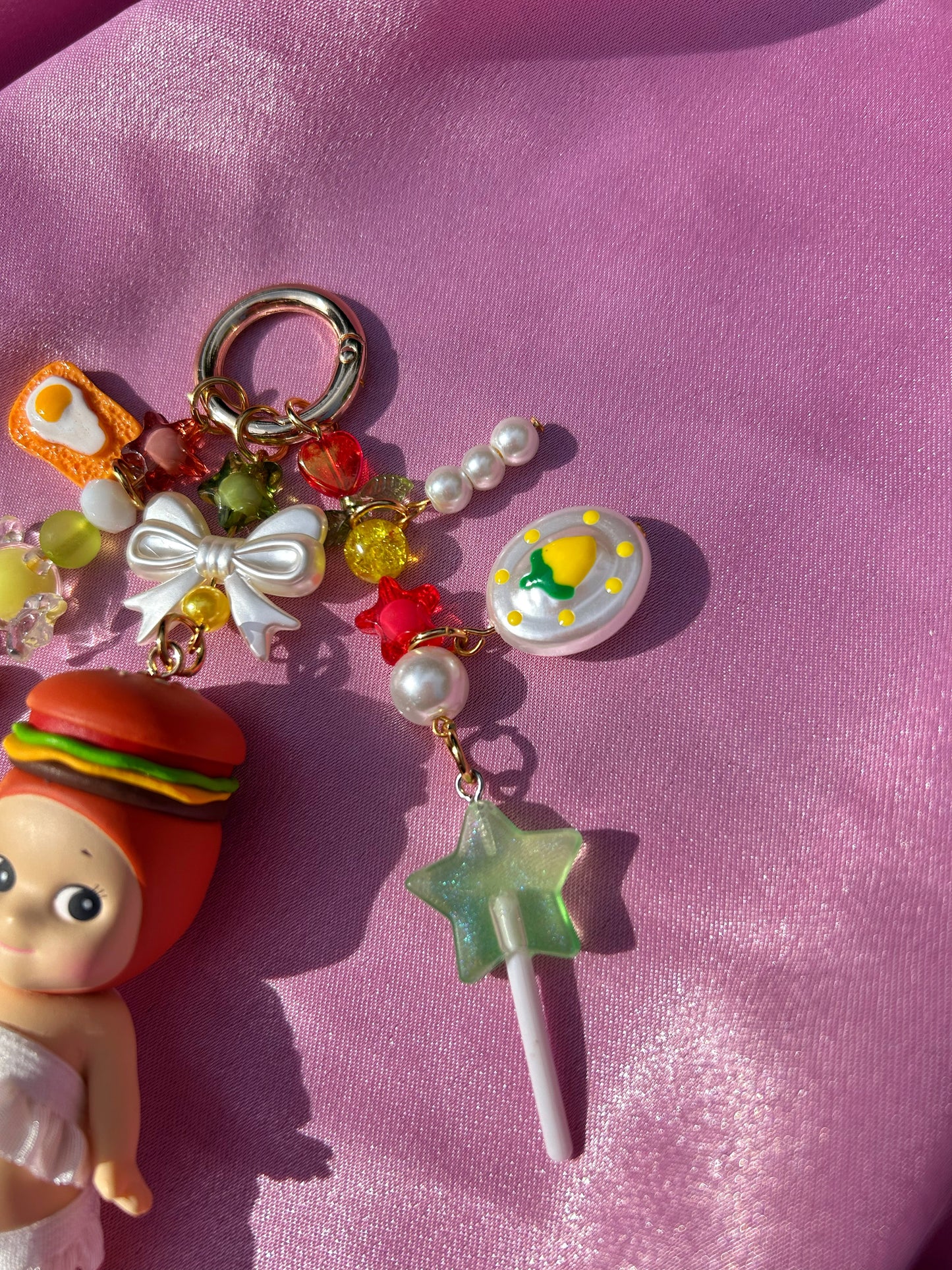 HAMBURGER SONNY ANGEL KEYCHAIN