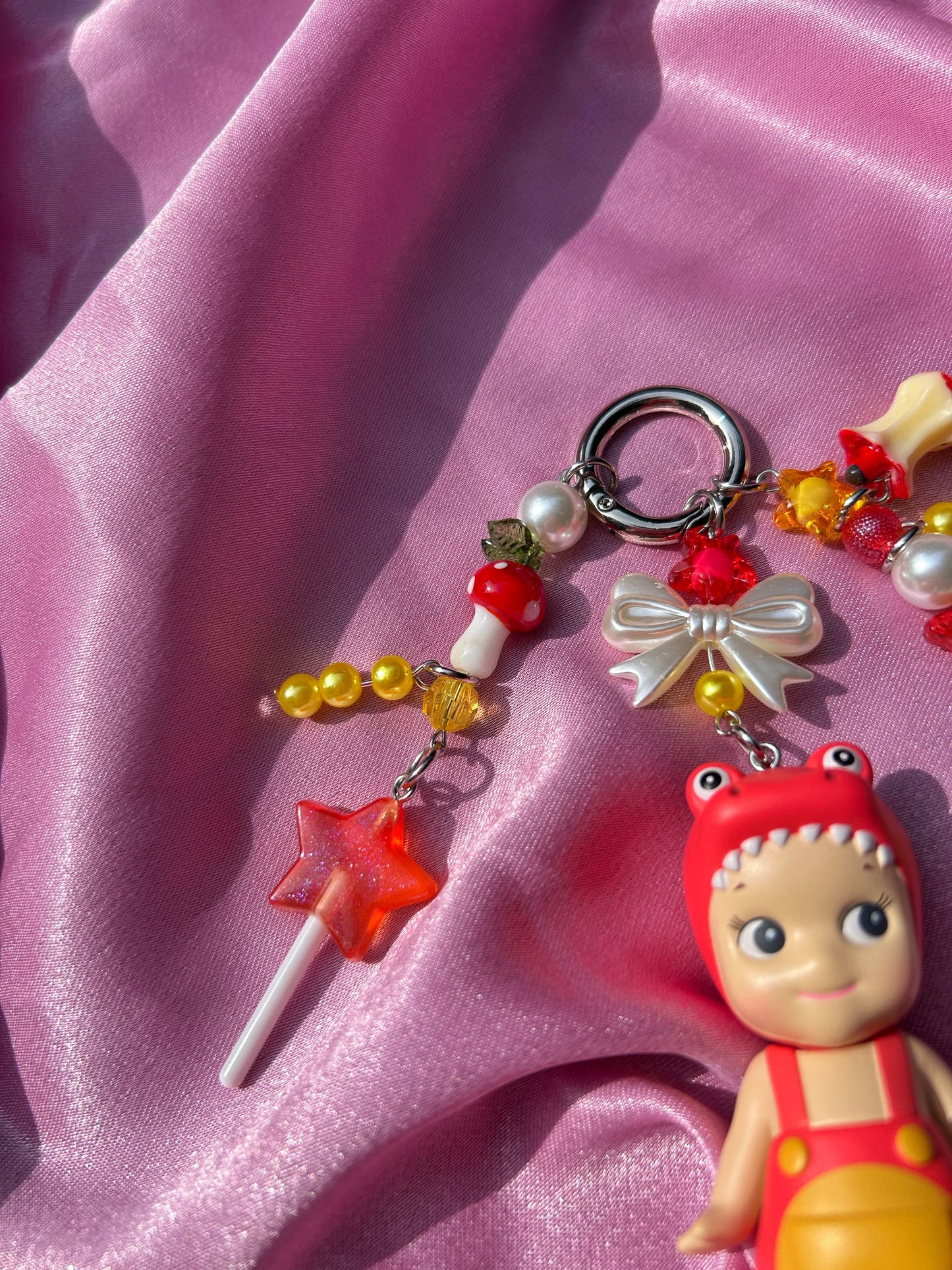 DINOSAUR SONNY ANGEL KEYCHAIN