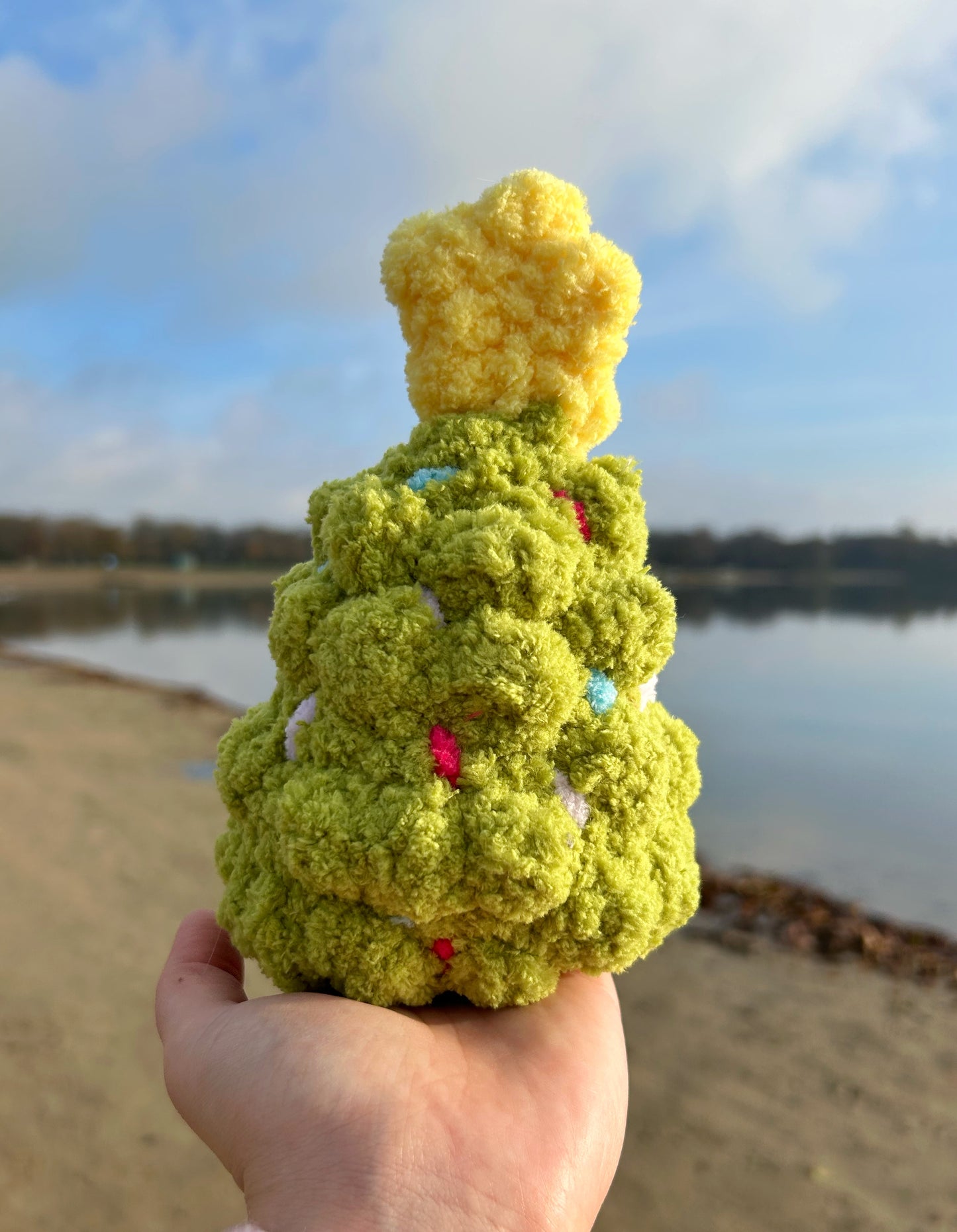 CROCHET CHRISTMAS TREE PLUSHIE