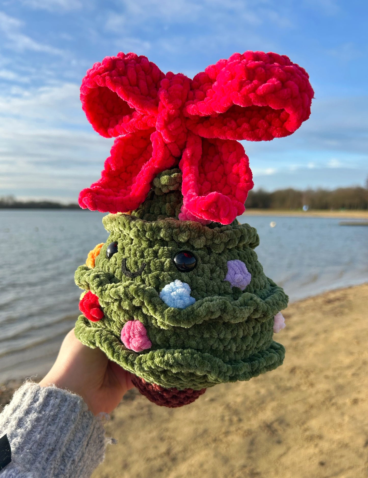 CROCHET CHRISTMAS TREE PLUSHIE