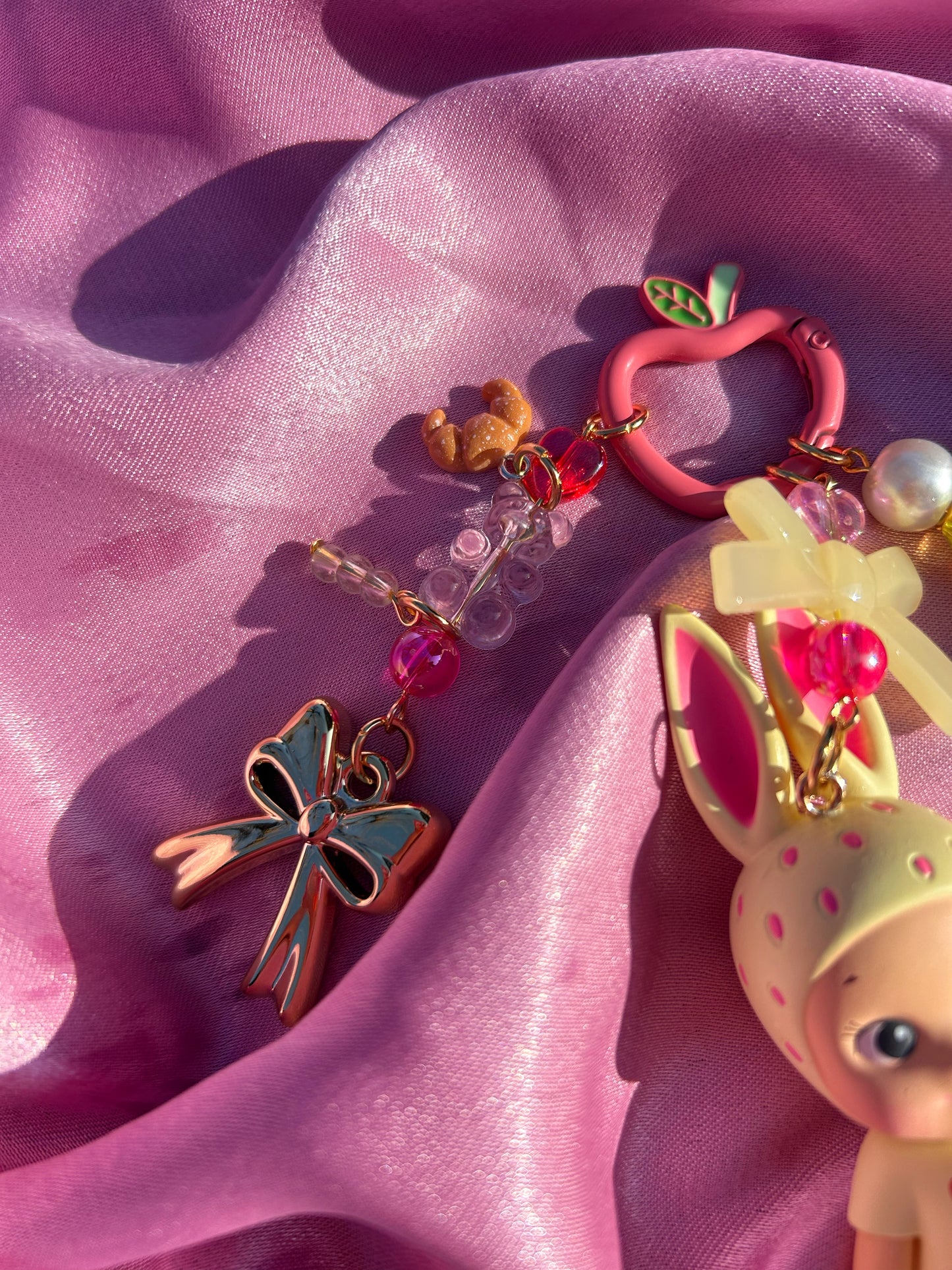 SONNY ANGEL STRAWBERRY LOVE BUNNY KEYCHAIN