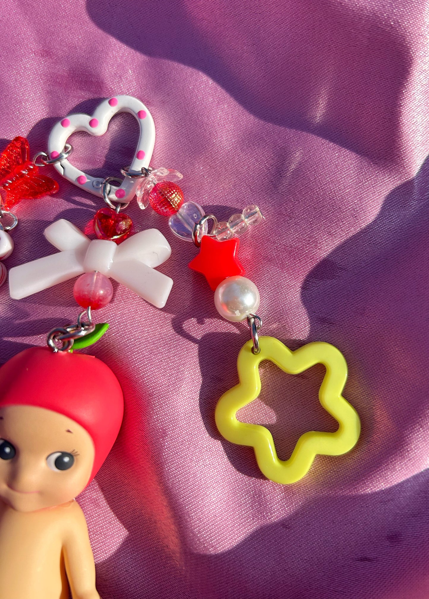 APPLE SONNY ANGEL KEYCHAIN