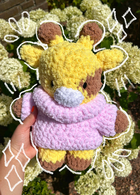 CROCHET GIRAFFE IN A SWEATER PLUSHIE