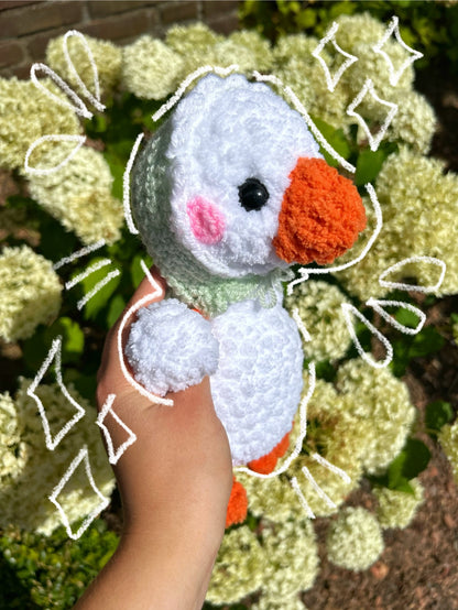 CROCHET GRANDMA GOOSE PLUSHIE