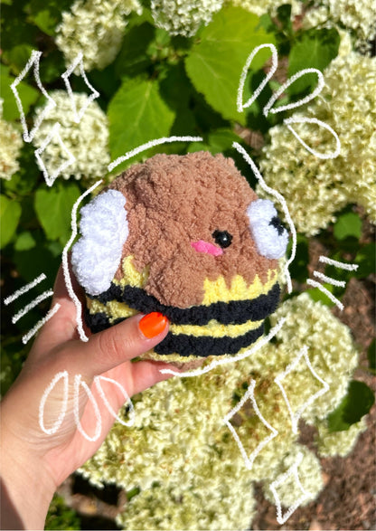 CROCHET BEE BEAR PLUSHIE