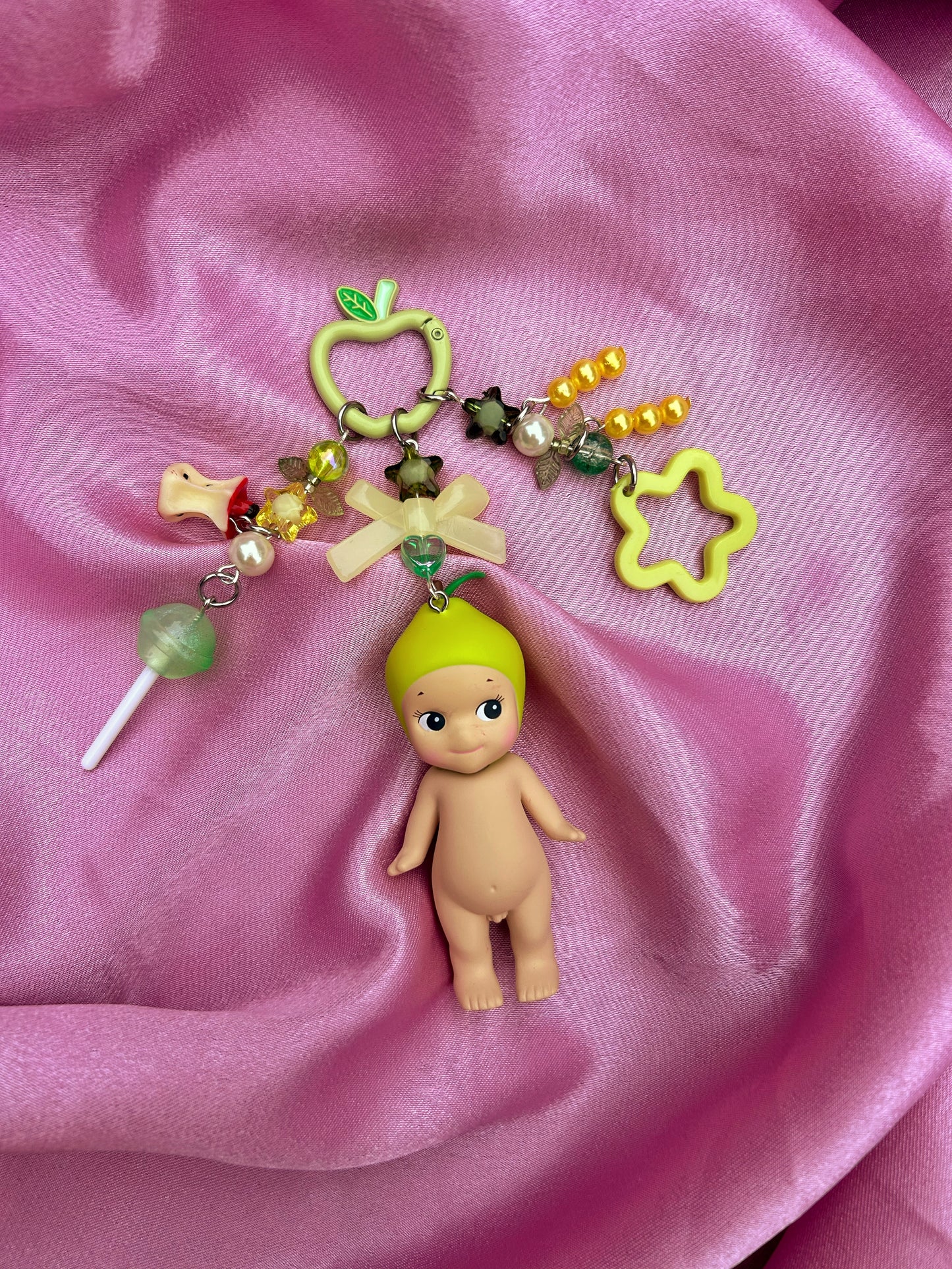SONNY ANGEL PEAR KEYCHAIN