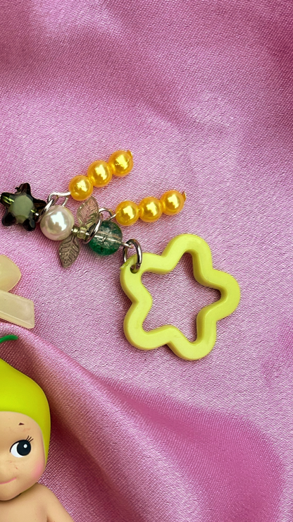 SONNY ANGEL PEAR KEYCHAIN