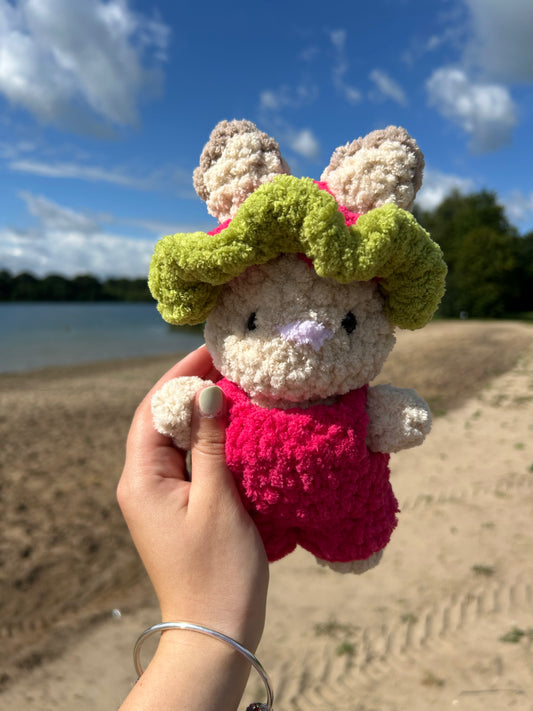 CROCHET SYLVANIAN FAMILIES STRAWBERRY BUNNY PLUSHIE