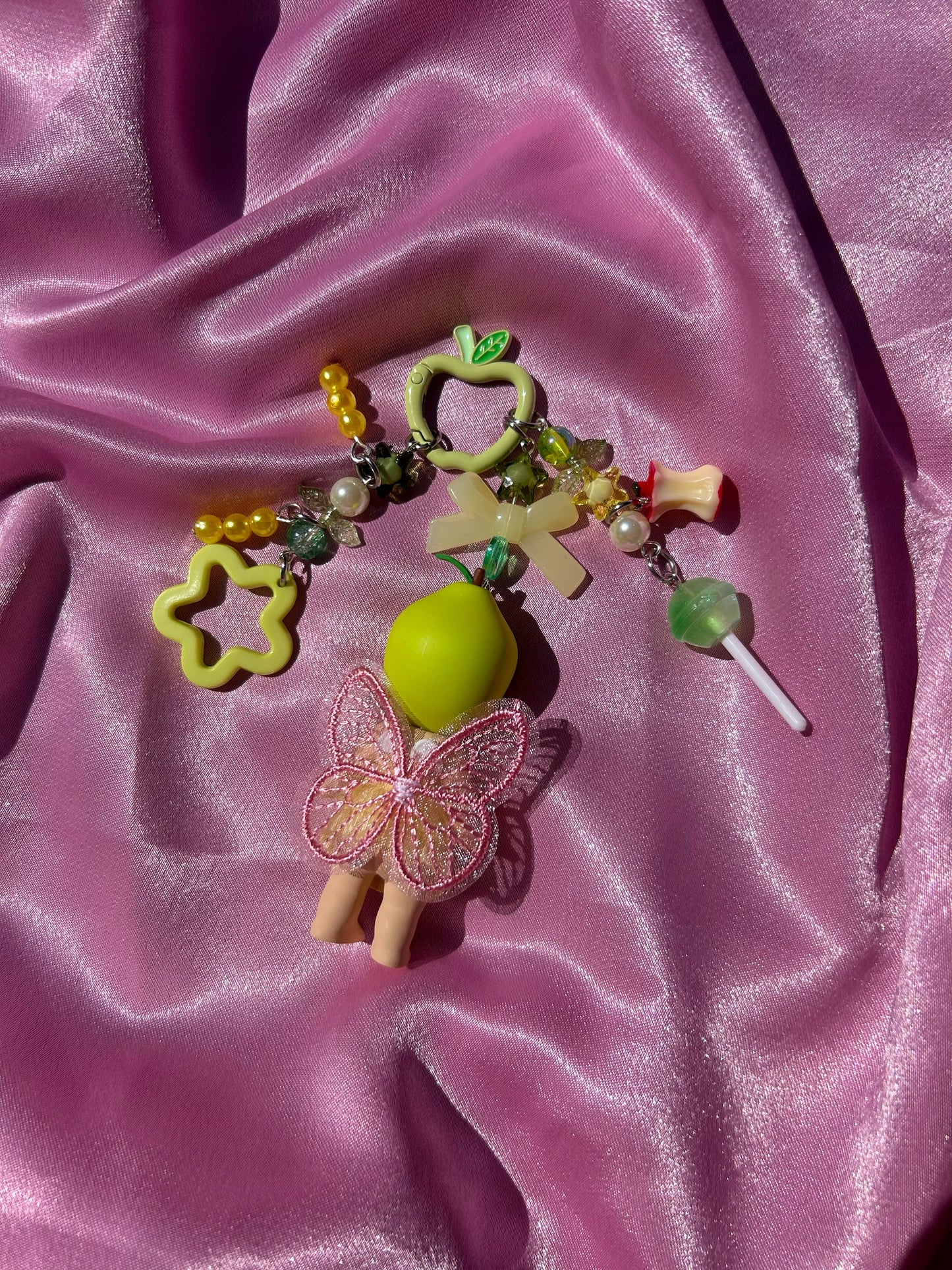 SONNY ANGEL PEAR KEYCHAIN