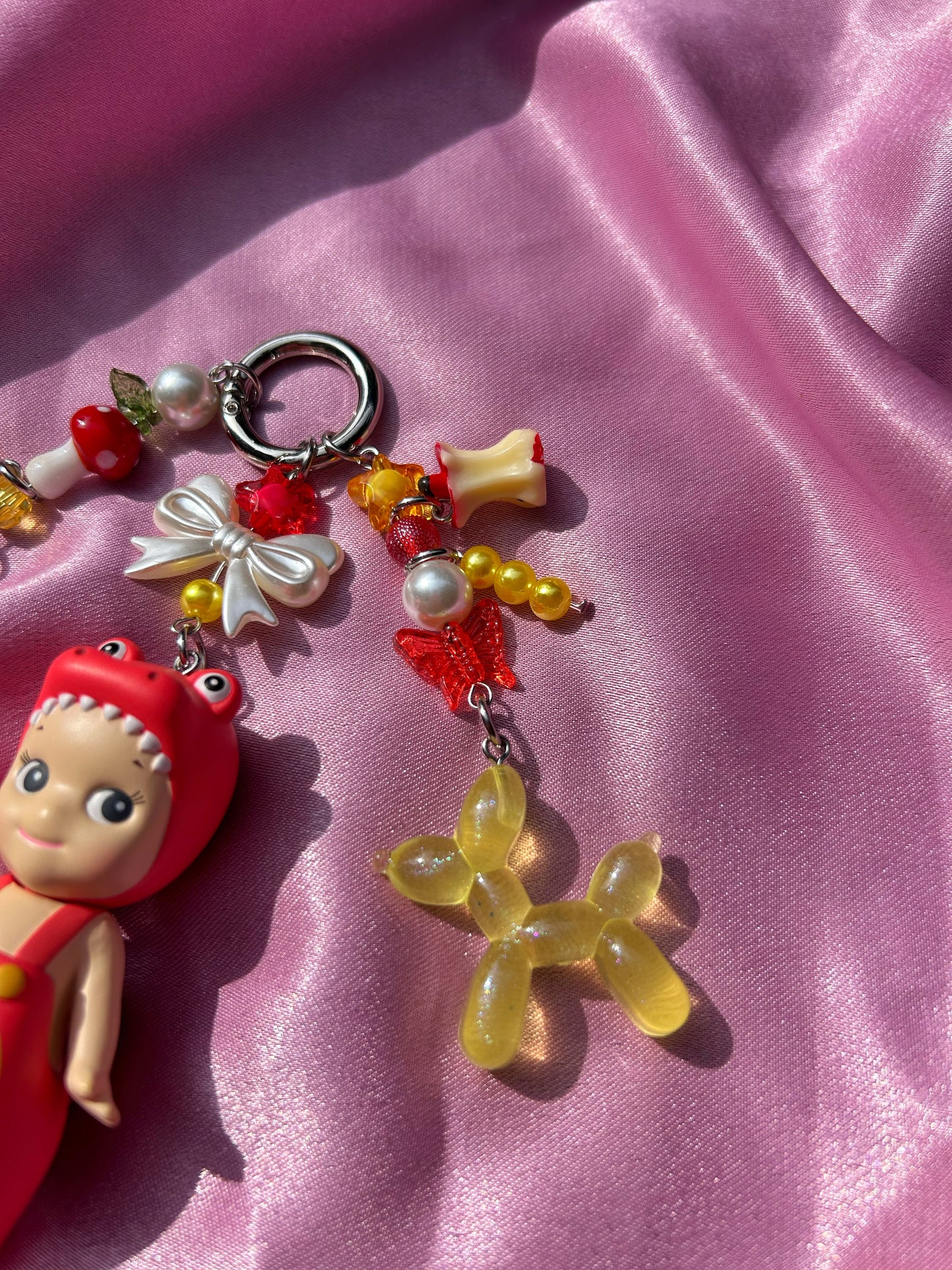 DINOSAUR SONNY ANGEL KEYCHAIN