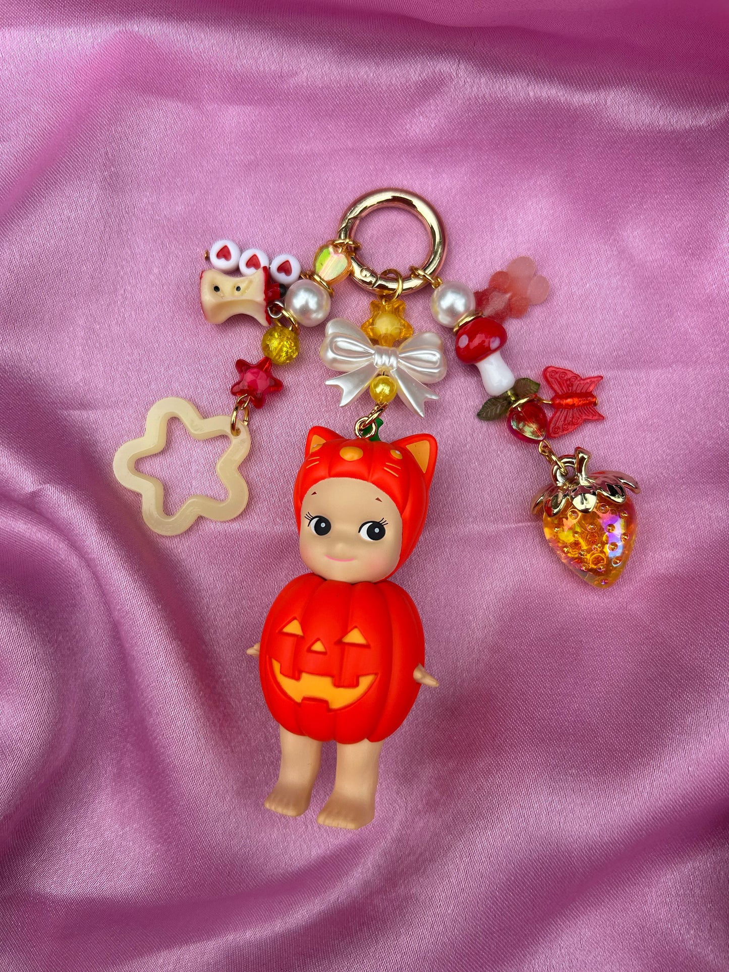 CAT PUMPKIN SONNY ANGEL KEYCHAIN