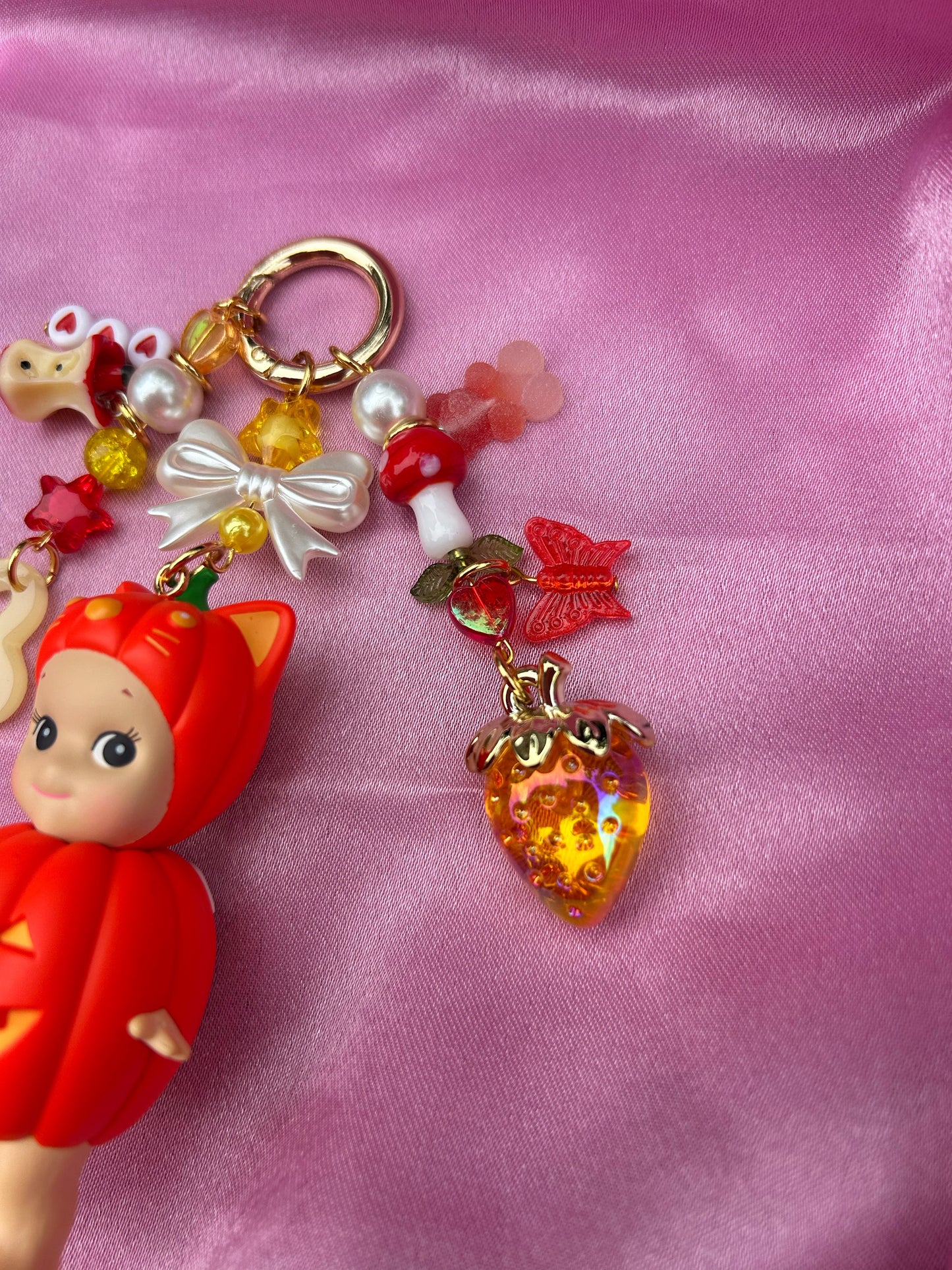 CAT PUMPKIN SONNY ANGEL KEYCHAIN