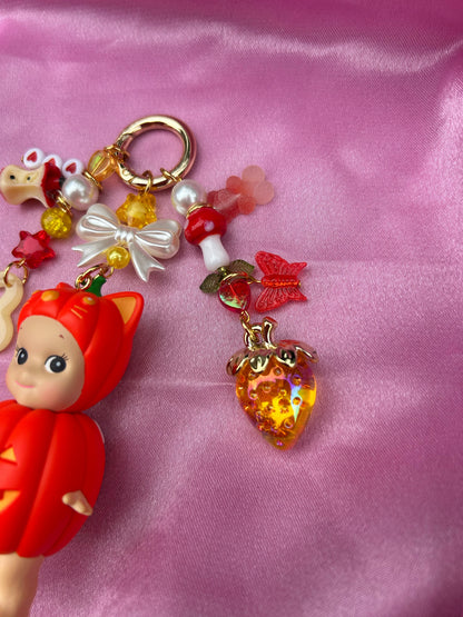 CAT PUMPKIN SONNY ANGEL KEYCHAIN