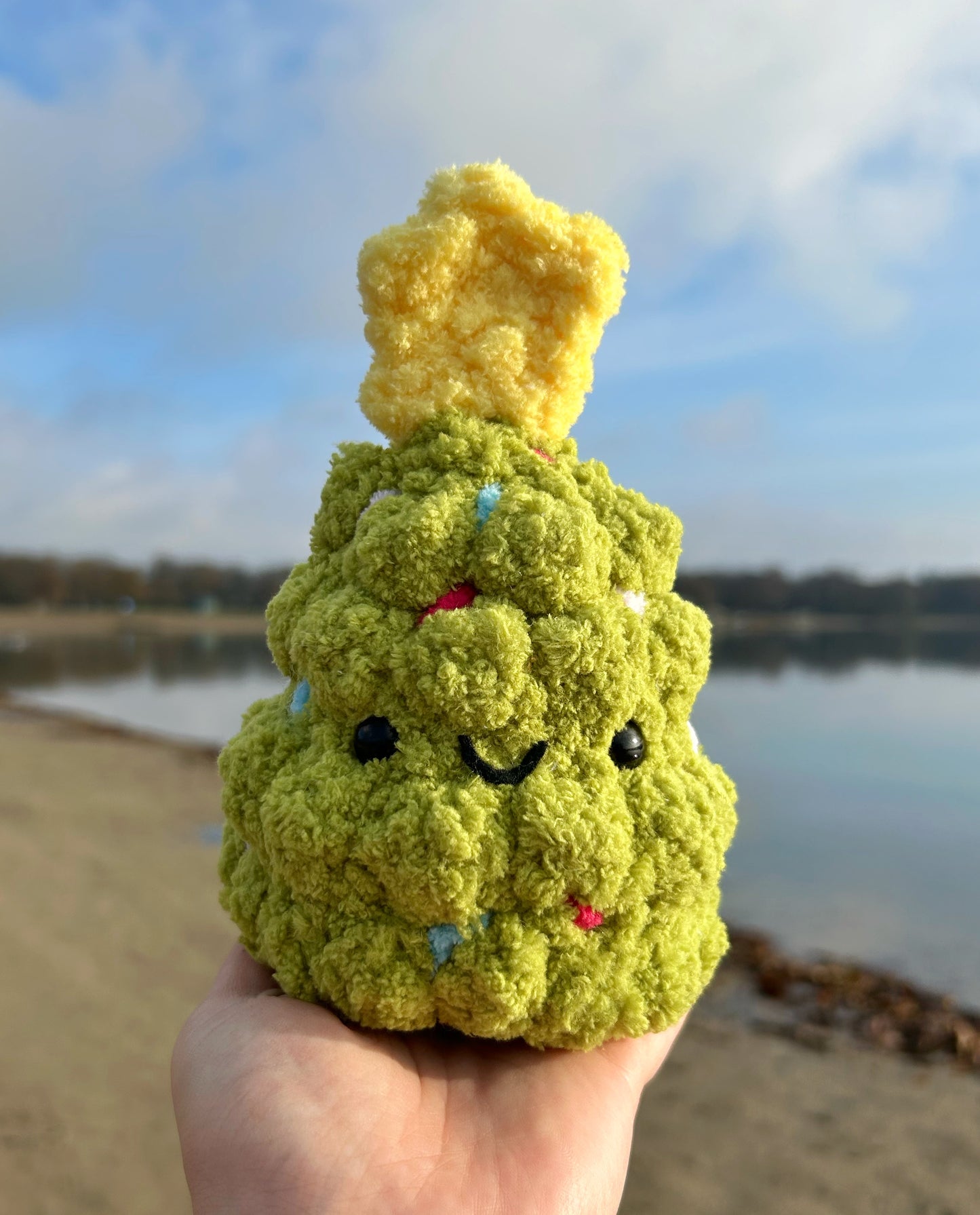 CROCHET CHRISTMAS TREE PLUSHIE