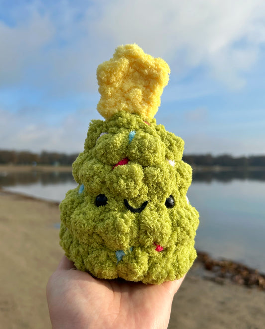 CROCHET CHRISTMAS TREE PLUSHIE