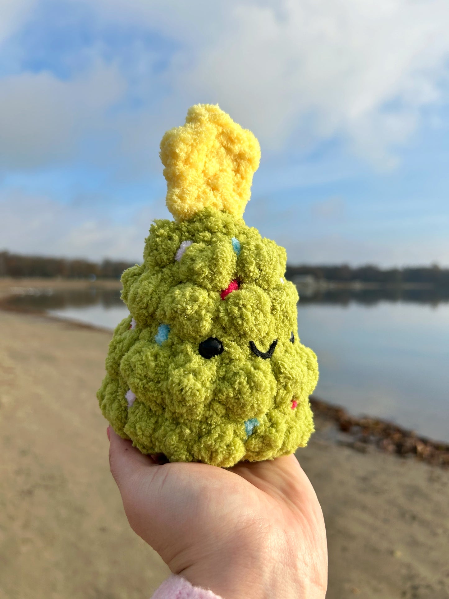 CROCHET CHRISTMAS TREE PLUSHIE