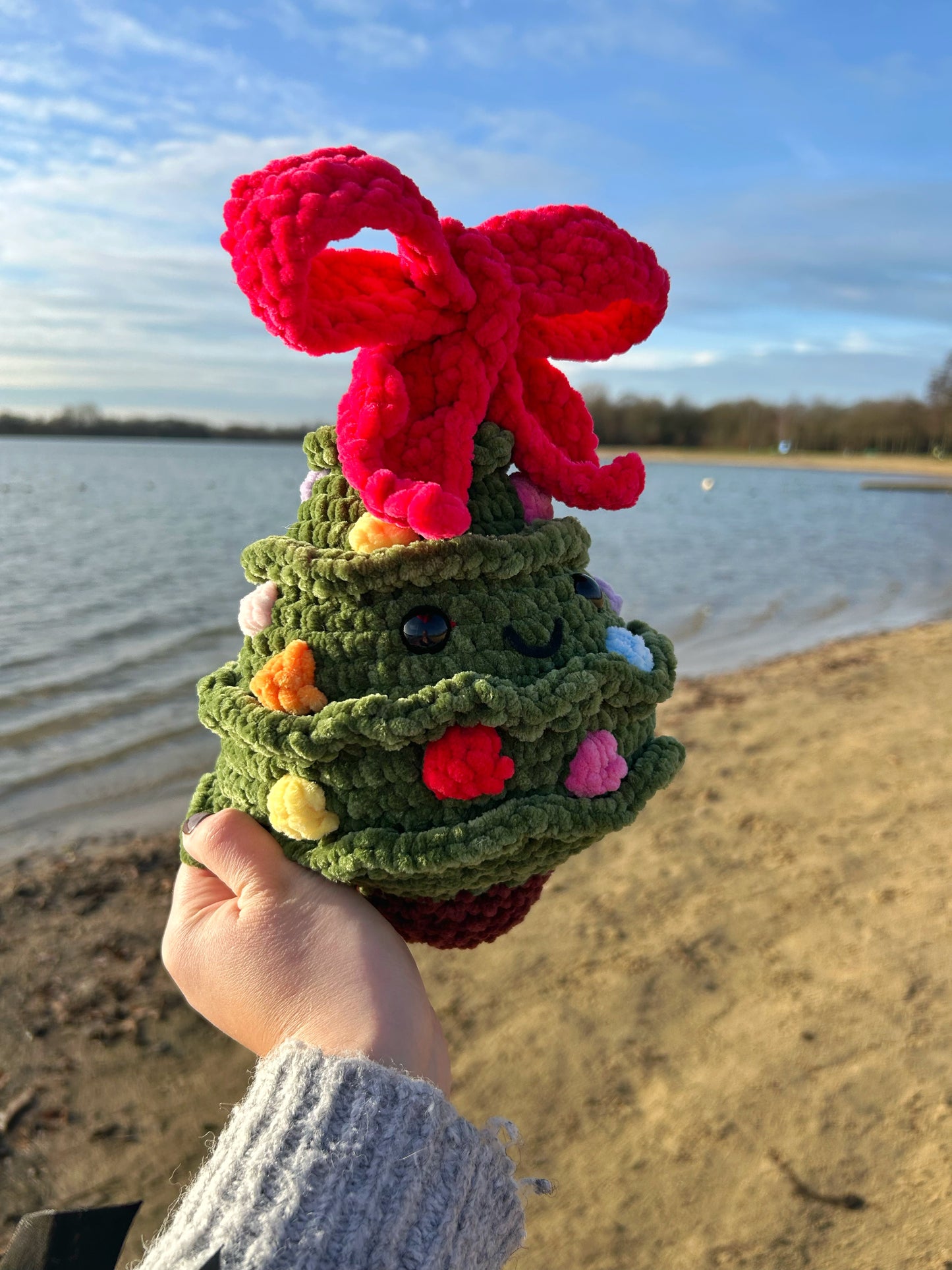 CROCHET CHRISTMAS TREE PLUSHIE