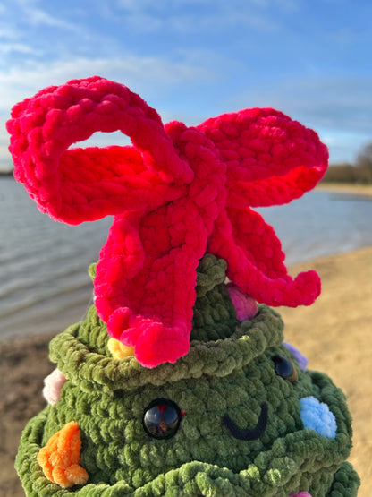 CROCHET CHRISTMAS TREE PLUSHIE