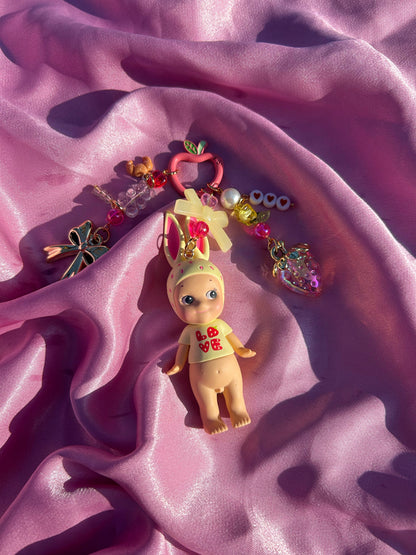 SONNY ANGEL STRAWBERRY LOVE BUNNY KEYCHAIN