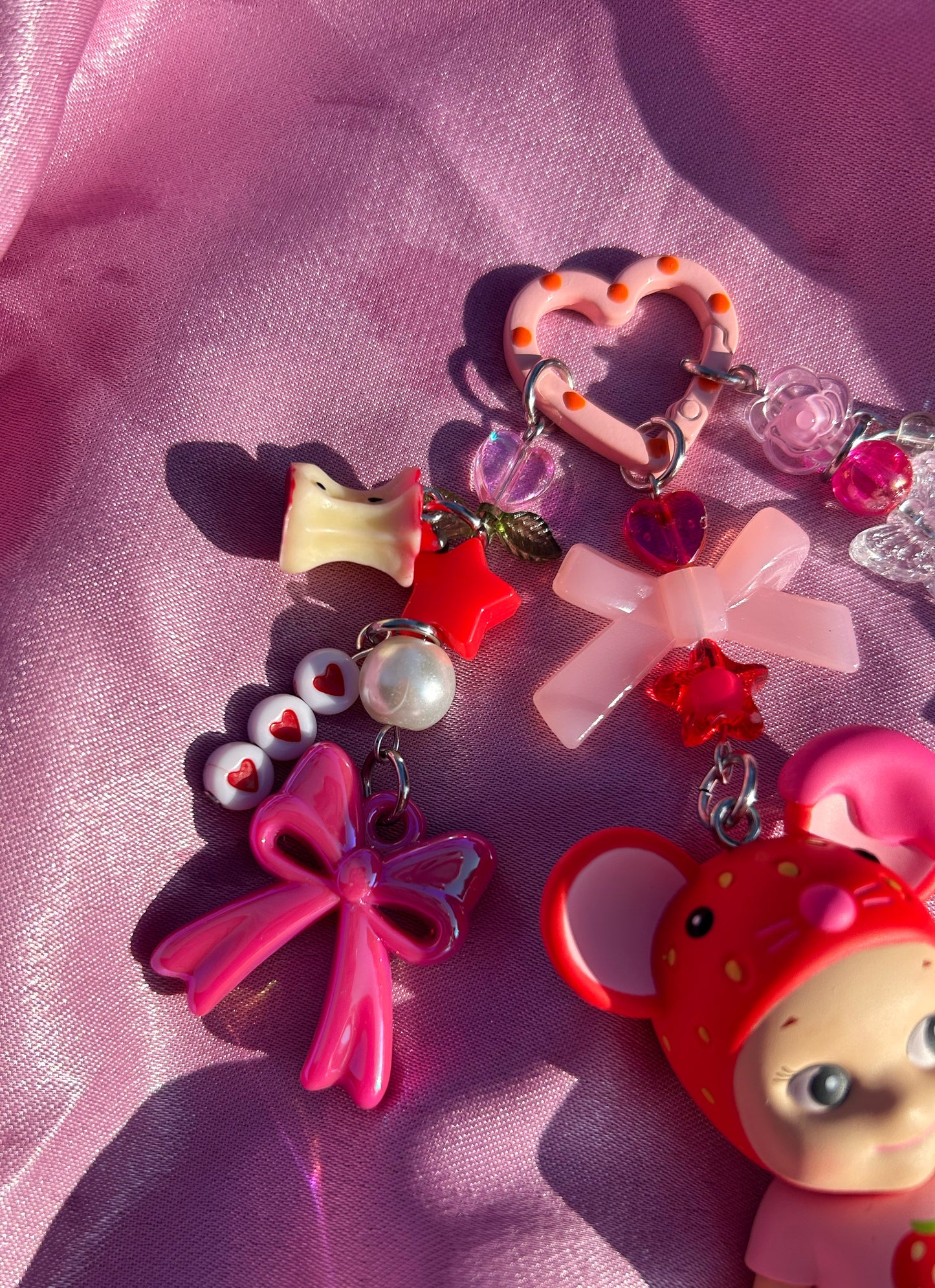SONNY ANGEL STRAWBERRY LOVE MOUSE KEYCHAIN