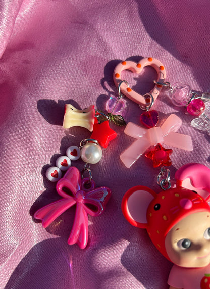 SONNY ANGEL STRAWBERRY LOVE MOUSE KEYCHAIN