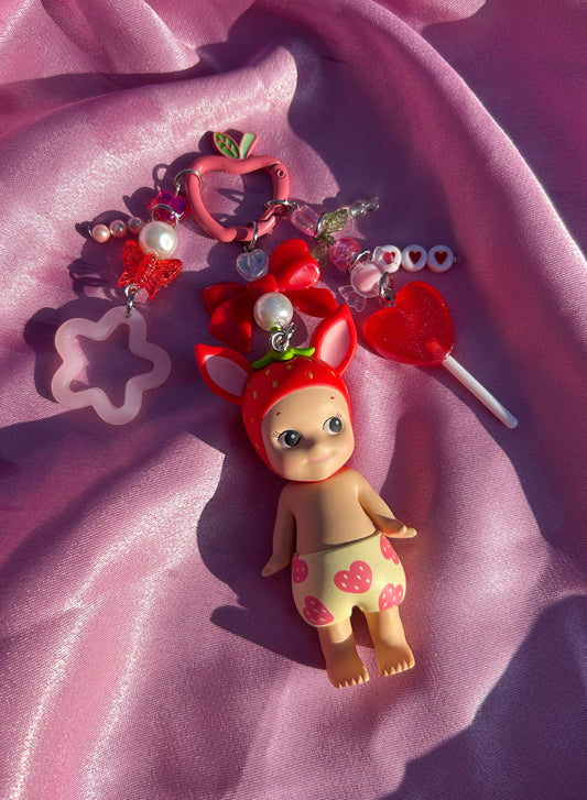 SONNY ANGEL STRAWBERRY LOVE FAWN KEYCHAIN